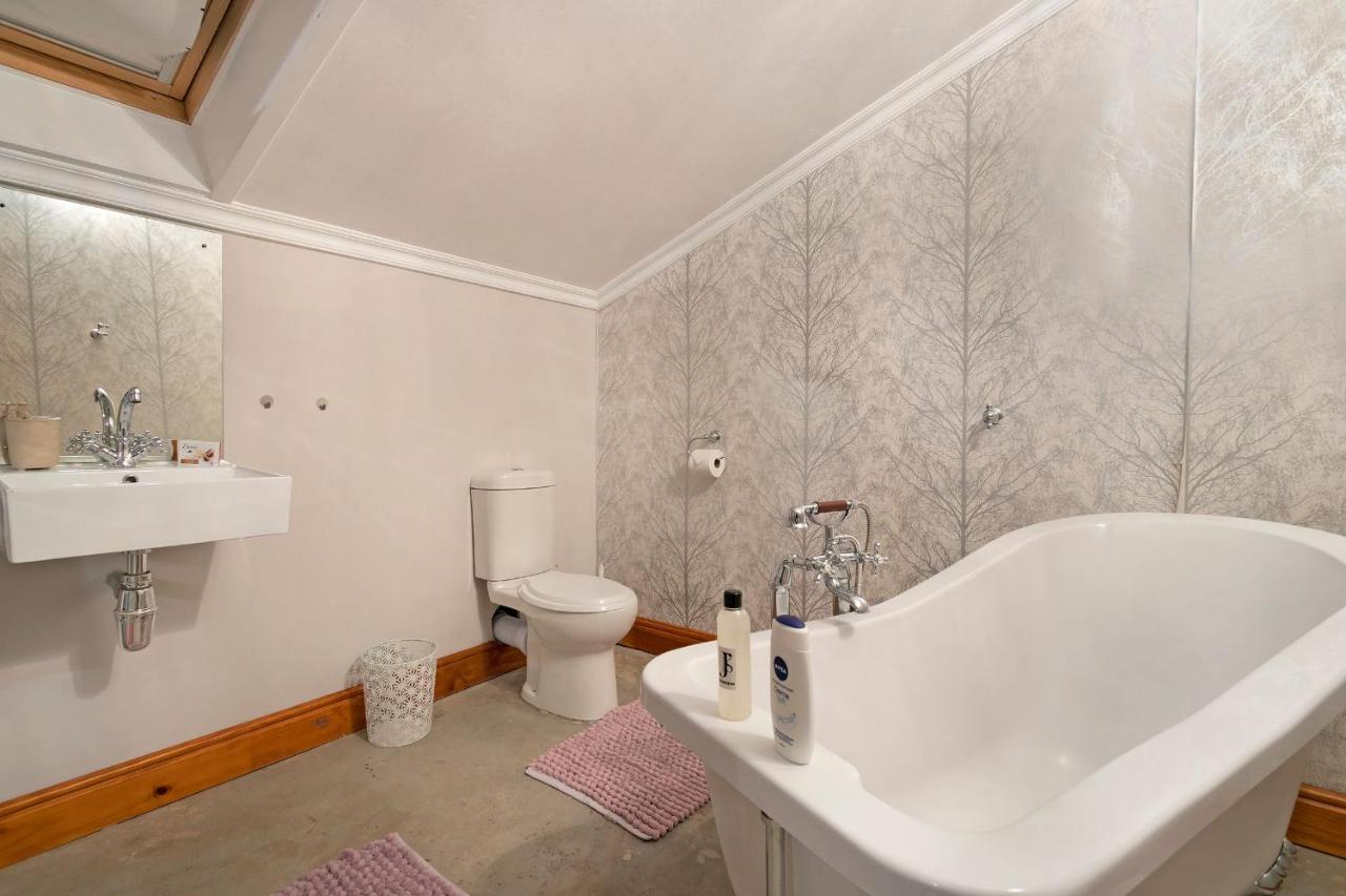 J'S Audacious Living Montagu Self Catering Apartman Kültér fotó