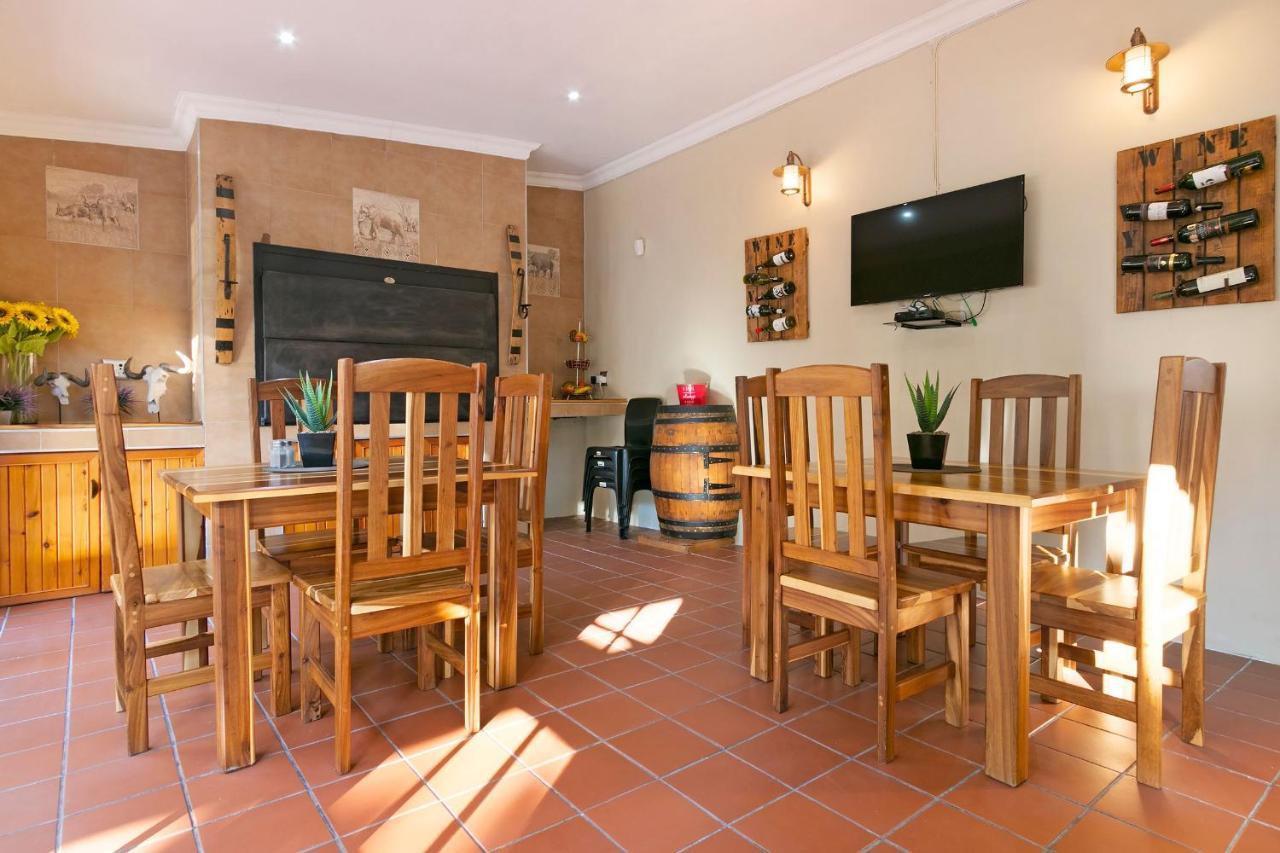 J'S Audacious Living Montagu Self Catering Apartman Kültér fotó